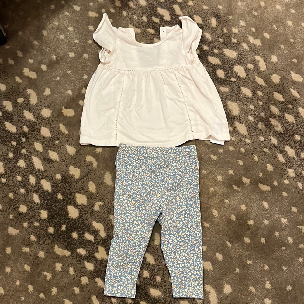 Ralph Lauren Girls Top and Pants set Size 9 Months. Worn once!